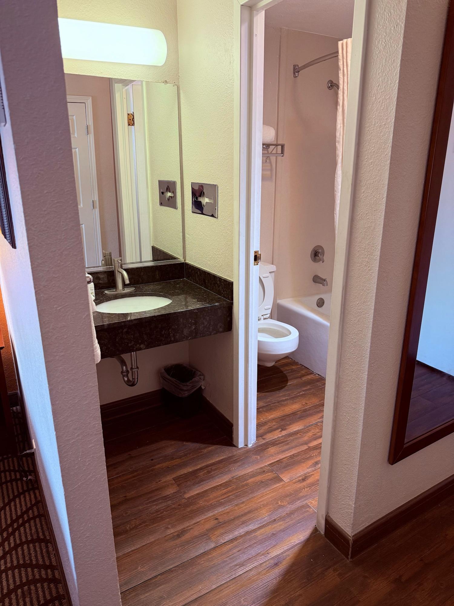 Mountain Valley Inn & Suites - photo 20
