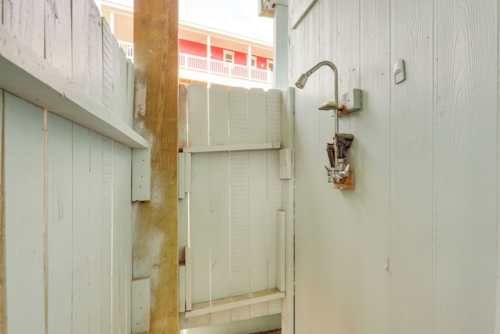 Galveston Vacation Rental Steps to the Beach - photo 16