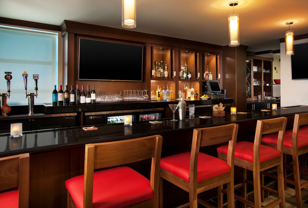 Four Points by Sheraton Hotel & Suites San Francisco Airport - photo 29