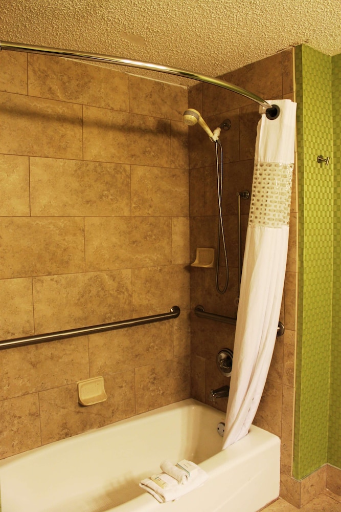 Hampton Inn Perry Ga - photo 15