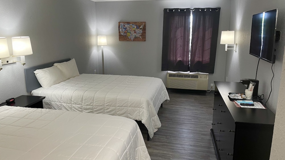 Schmidt's Creek Hotel - photo 8