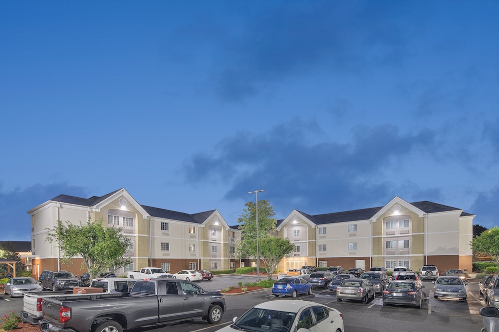 Candlewood Suites Huntersville by IHG - photo 44