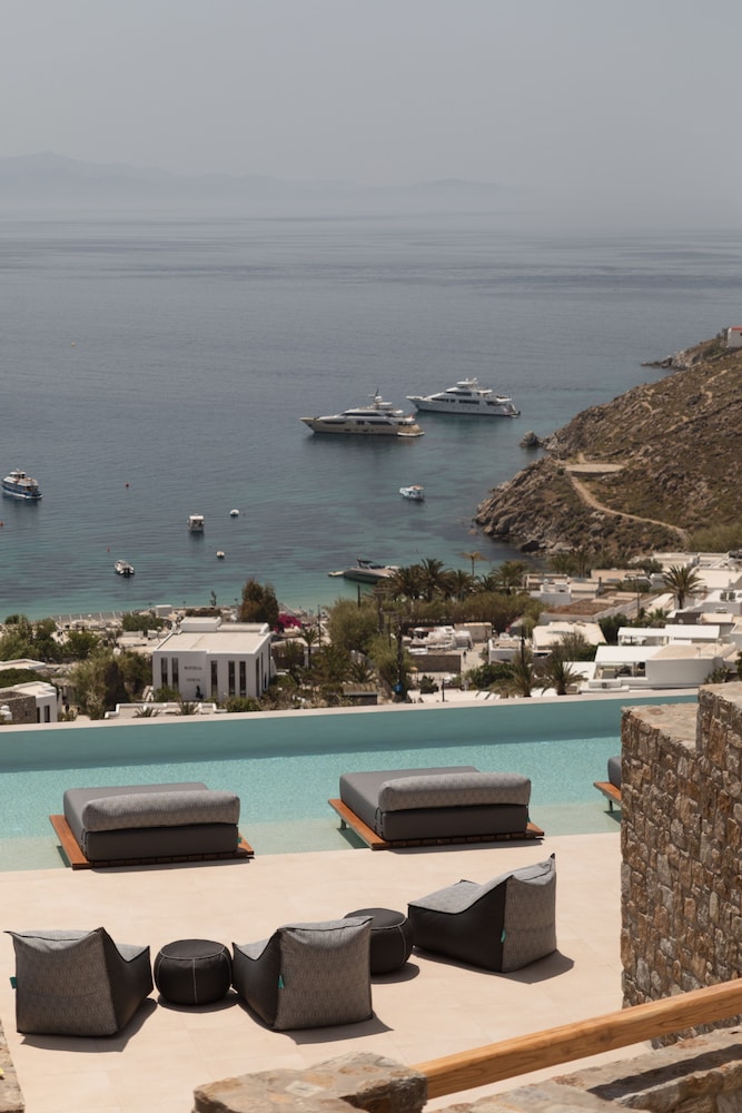 Calma Suites Mykonos in Mykonos, Greece