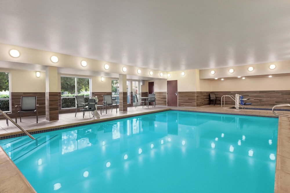 Fairfield Inn by Marriott Visalia Sequoia - photo 2