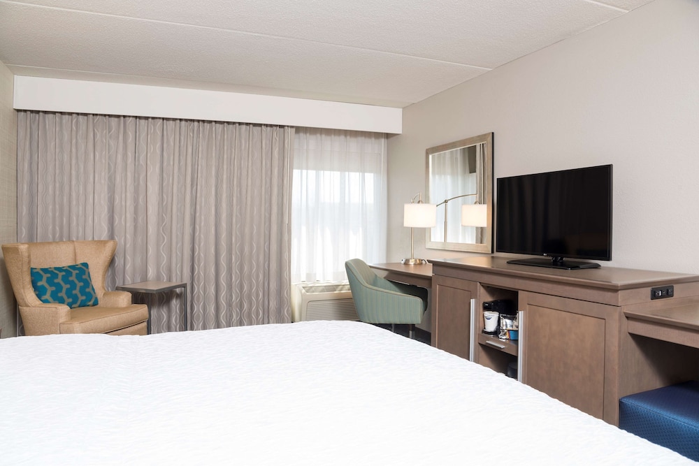 Hampton Inn Bloomington - photo 6