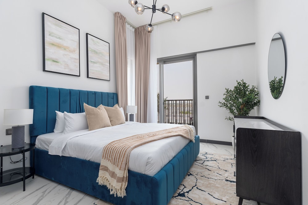 Bespoke Residences Mag Eye — 4-Star Luxury Hotel in Dubai, United Arab Emirates