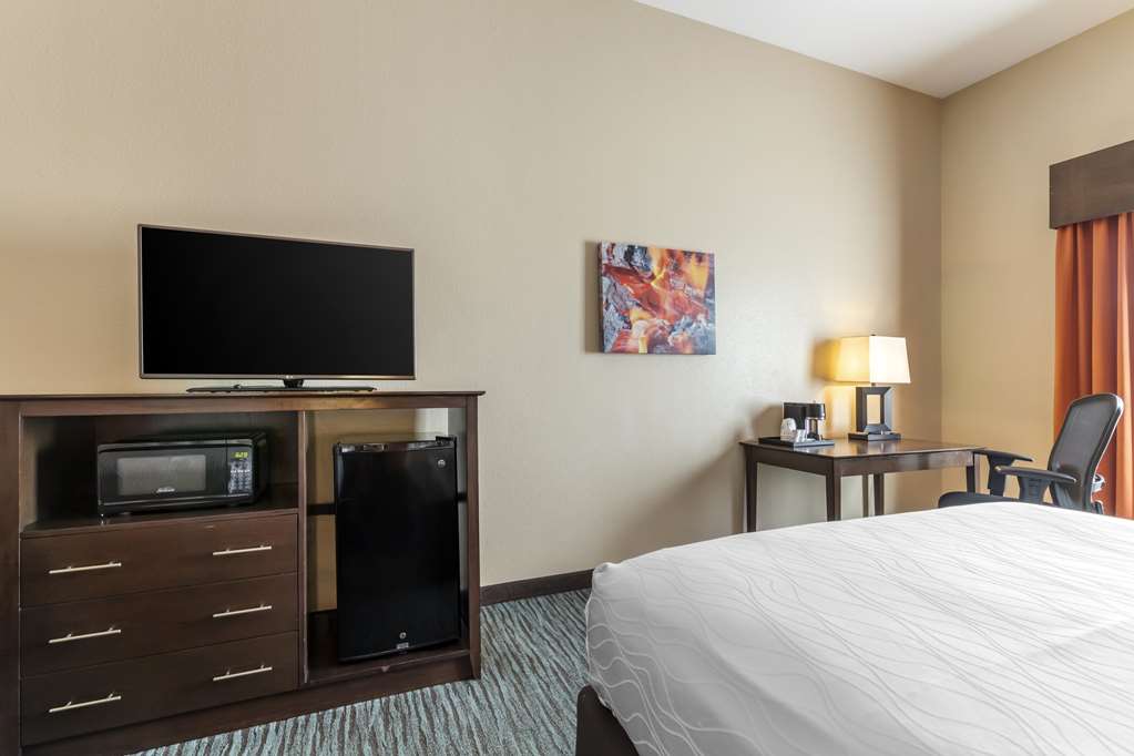 Best Western Plus Longhorn Inn & Suites - photo 16