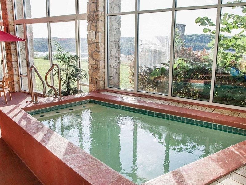 Quality Inn Lake of the Ozarks - photo 13