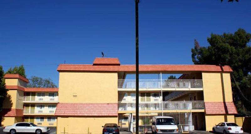Imperial Inn Oakland - photo 9