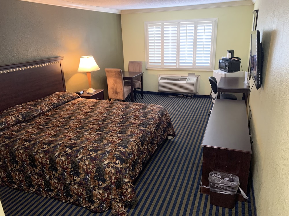 Travelodge by Wyndham Odessa - photo 4