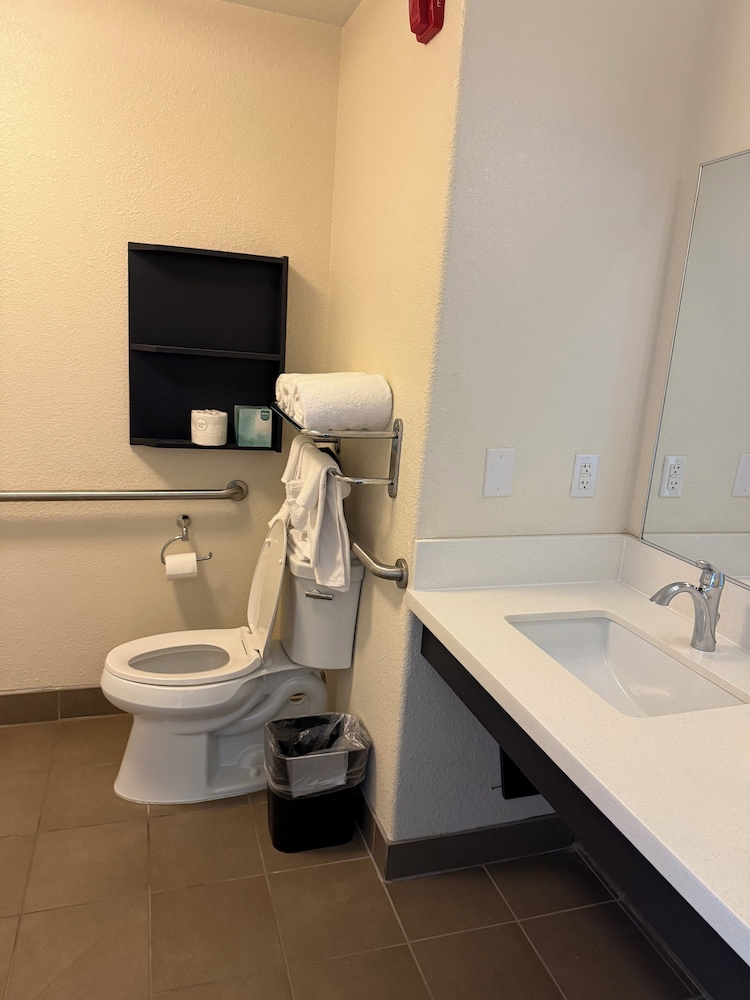 Candlewood Suites Cotulla by IHG - photo 10