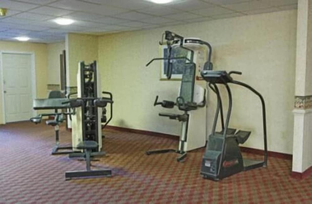Express Airport Inn - photo 9