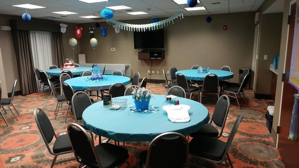 Hampton Inn & Suites Navarre - photo 5