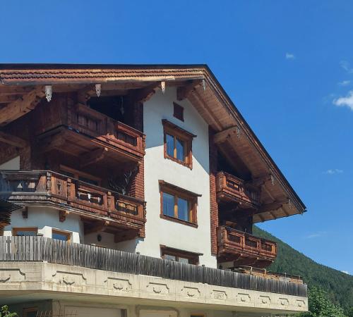 Adlerblick — 4-Star Luxury Hotel in Maurach, Austria