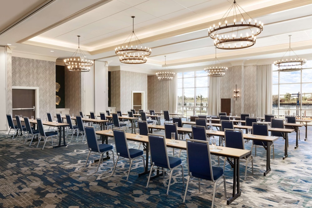 Embassy Suites by Hilton Wilmington Riverfront - photo 38