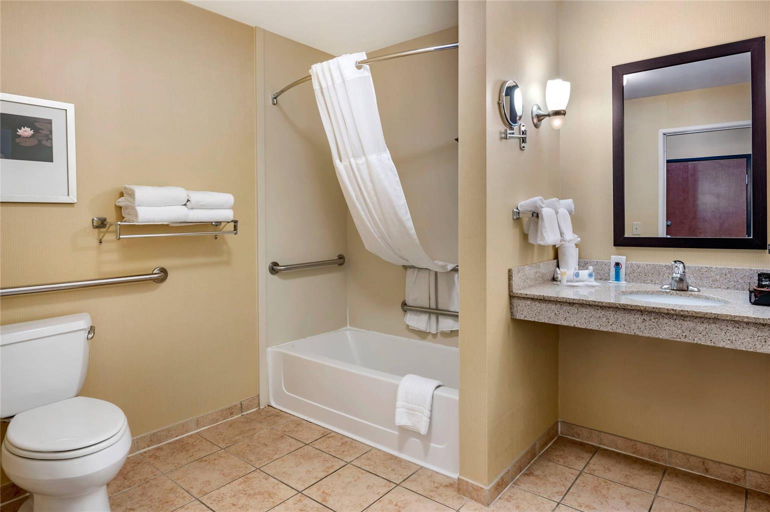 Comfort Suites Urbana Champaign University Area - photo 17