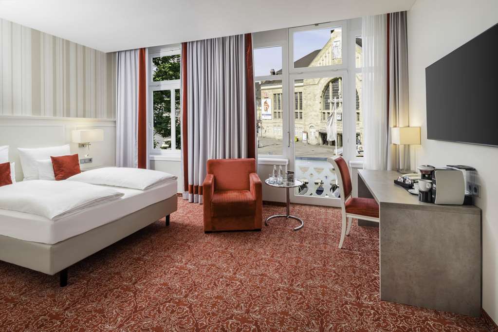 Steigenberger Hotel Bielefelder Hof, Germany - Guest Room
