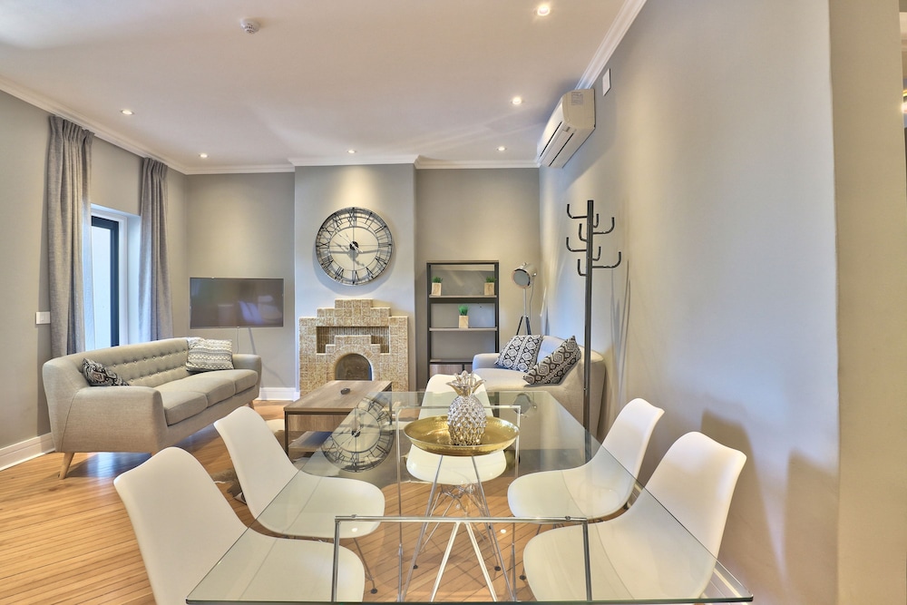 Warwick Mansions 7