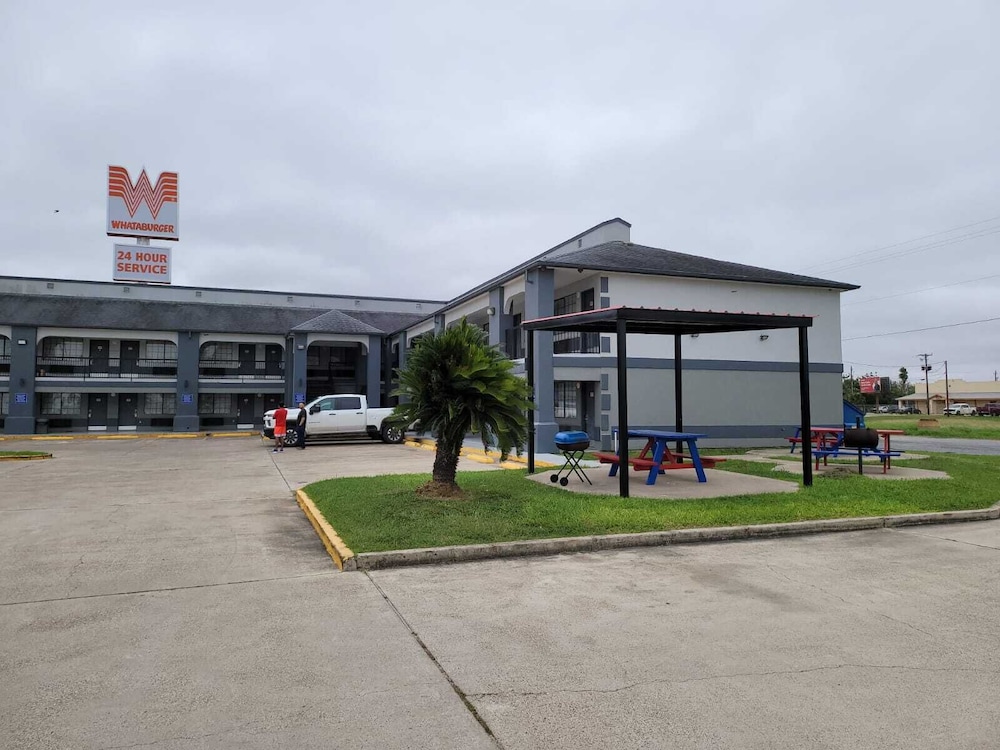 Texas Inn & Suites Raymondville - photo 34
