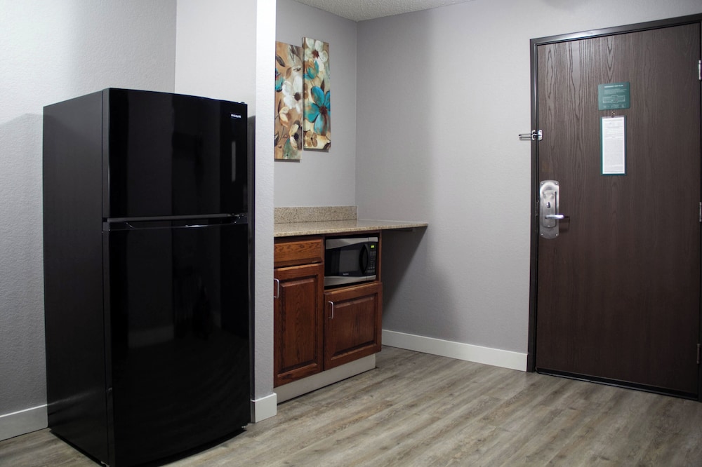 New Victorian Inn & Suites in Sioux City IA - photo 26