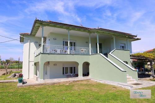 Emily's Home — 4-Star Luxury Hotel in Epanomi, Greece