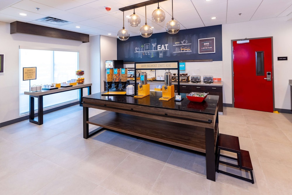 Hampton Inn by Hilton Selma - photo 33