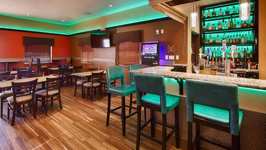 Best Western Plus Edinburg Inn & Suites - photo 44
