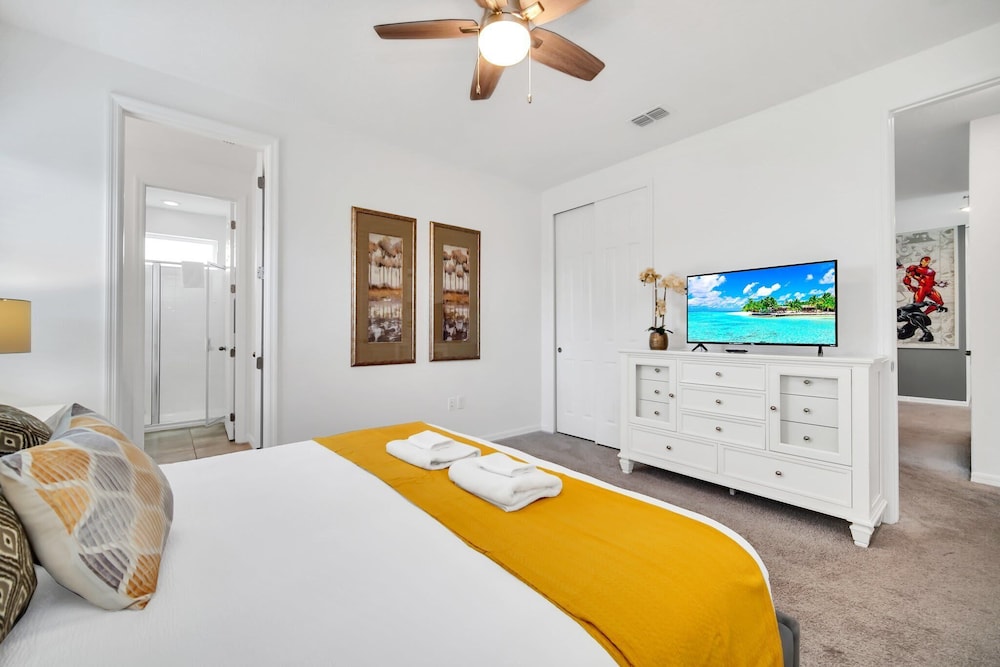 New Decor With Mickey Nemo Tinkerbell & Star Wars Rooms Private Pool and Game Room - photo 17