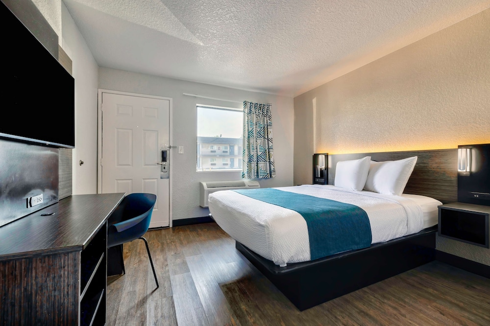 Motel 6 Anaheim CA Fullerton East - photo 10