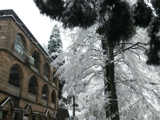 Qiye Shuxia Hotel in Deqing, People's Republic of China