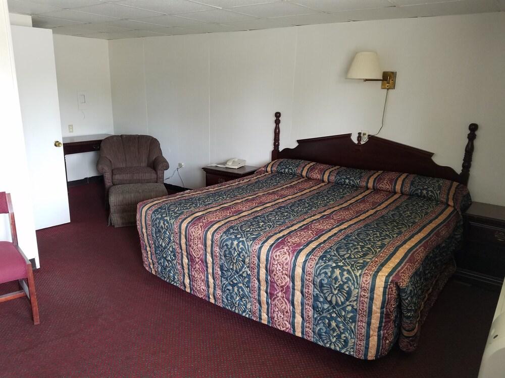 Oak Park Motel - photo 5