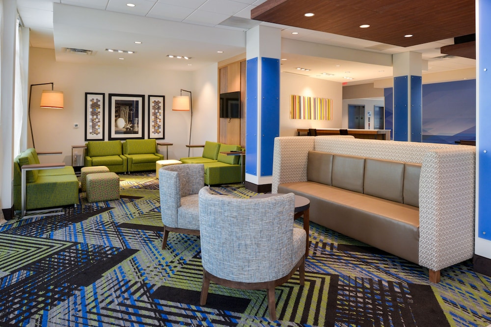 Holiday Inn Express & Suites Ottumwa by IHG - photo 61