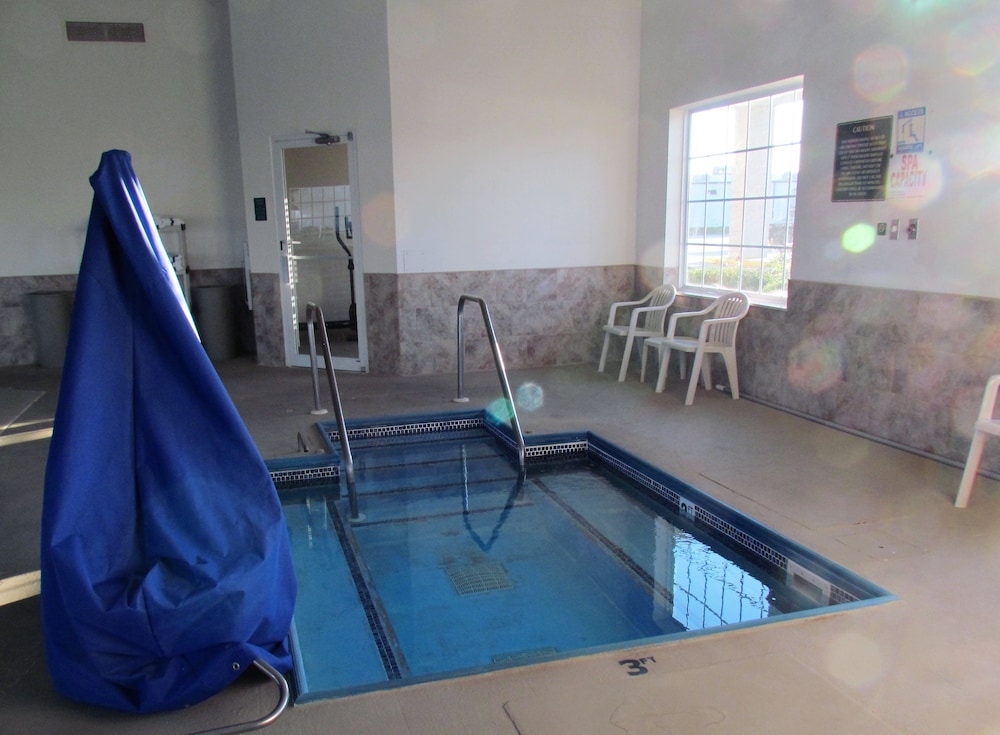 Oak Hill Inn & Suites - photo 51
