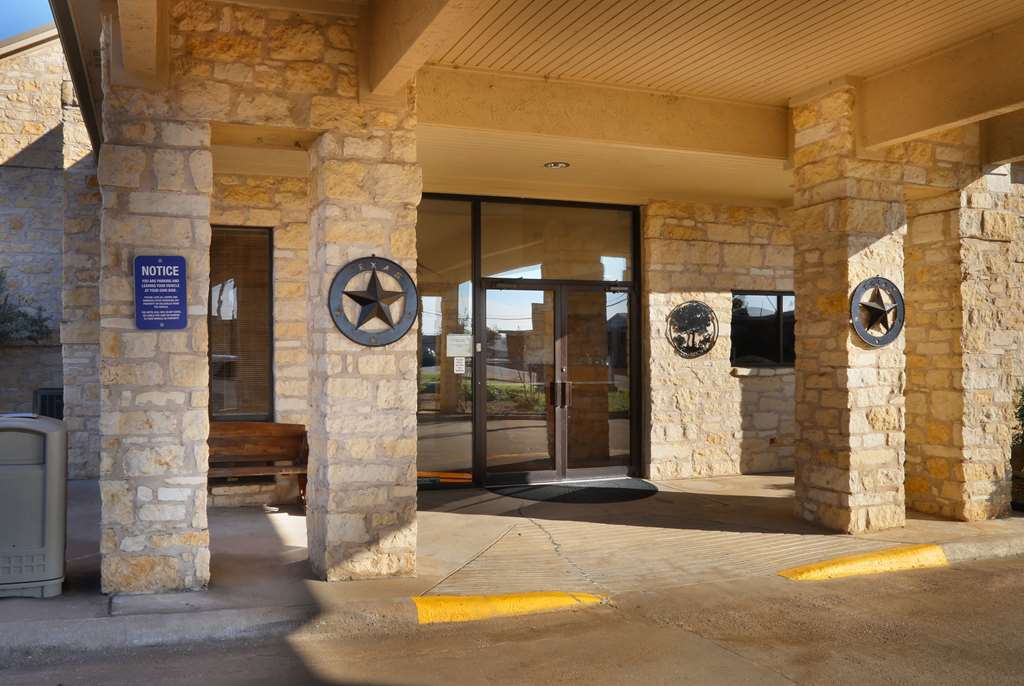Days Inn & Suites by Wyndham Llano - photo 2