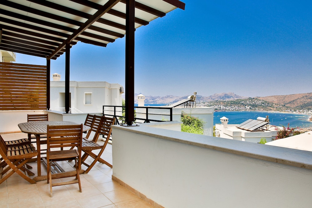 Important Group Villa BD463 4 Bedrooms — 4-Star Luxury Hotel in Bodrum, Turkey