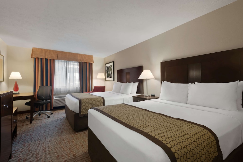 Baymont by Wyndham Belleville Airport Area - photo 21