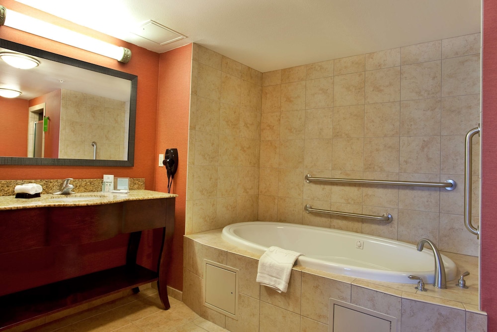 Hampton Inn & Suites Morgan City - photo 37