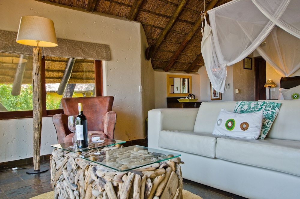 Tau Game Lodge — Zeerust — photo 4