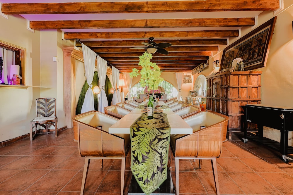 Narnia Room Aruba Oranjestad in Oranjestad, Aruba