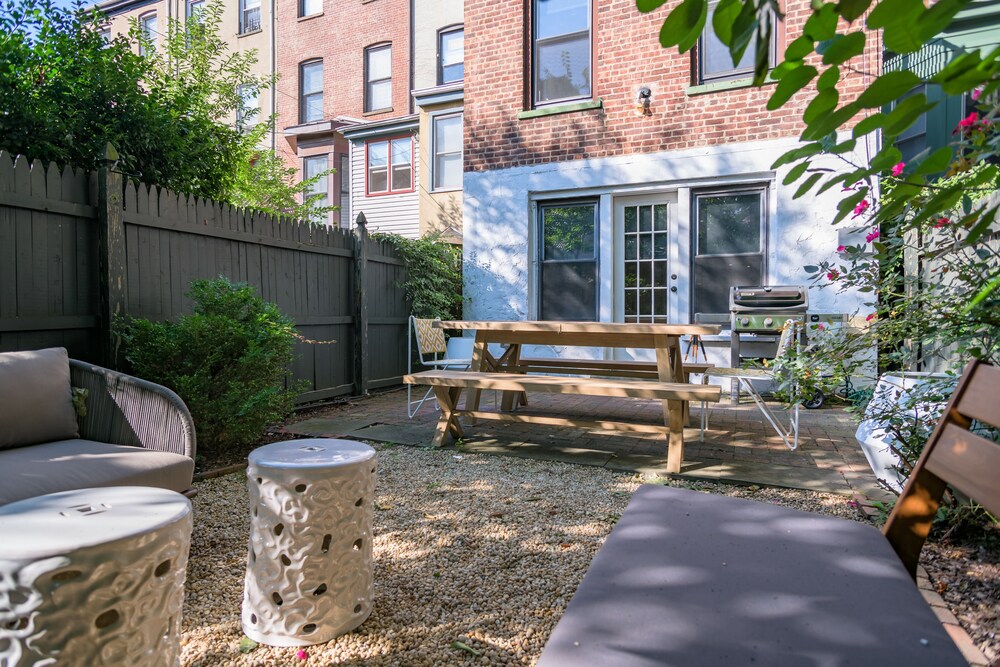 Deedee's Brownstone Van Vorst Park - photo 37
