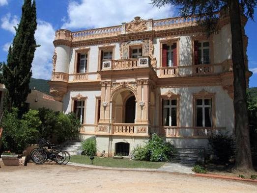 Le Roussillon - carbon neutral hotel in Unknown City