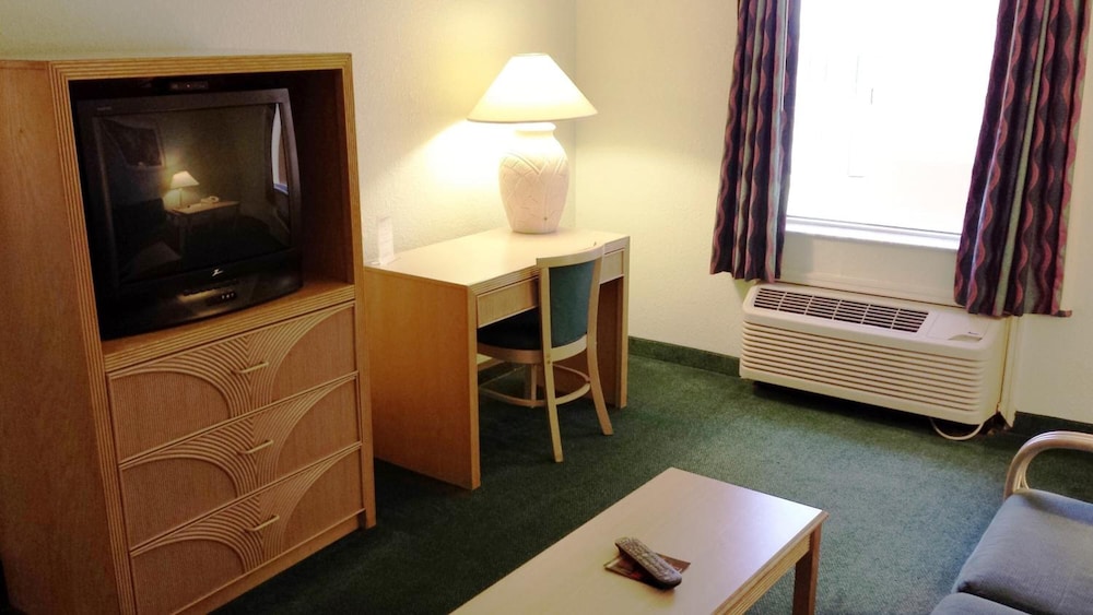 Cocoa Beach Suites - photo 9