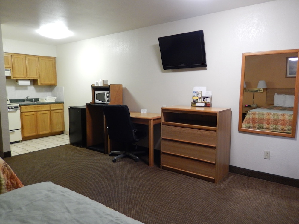 Pearsall Executive Inn - photo 5