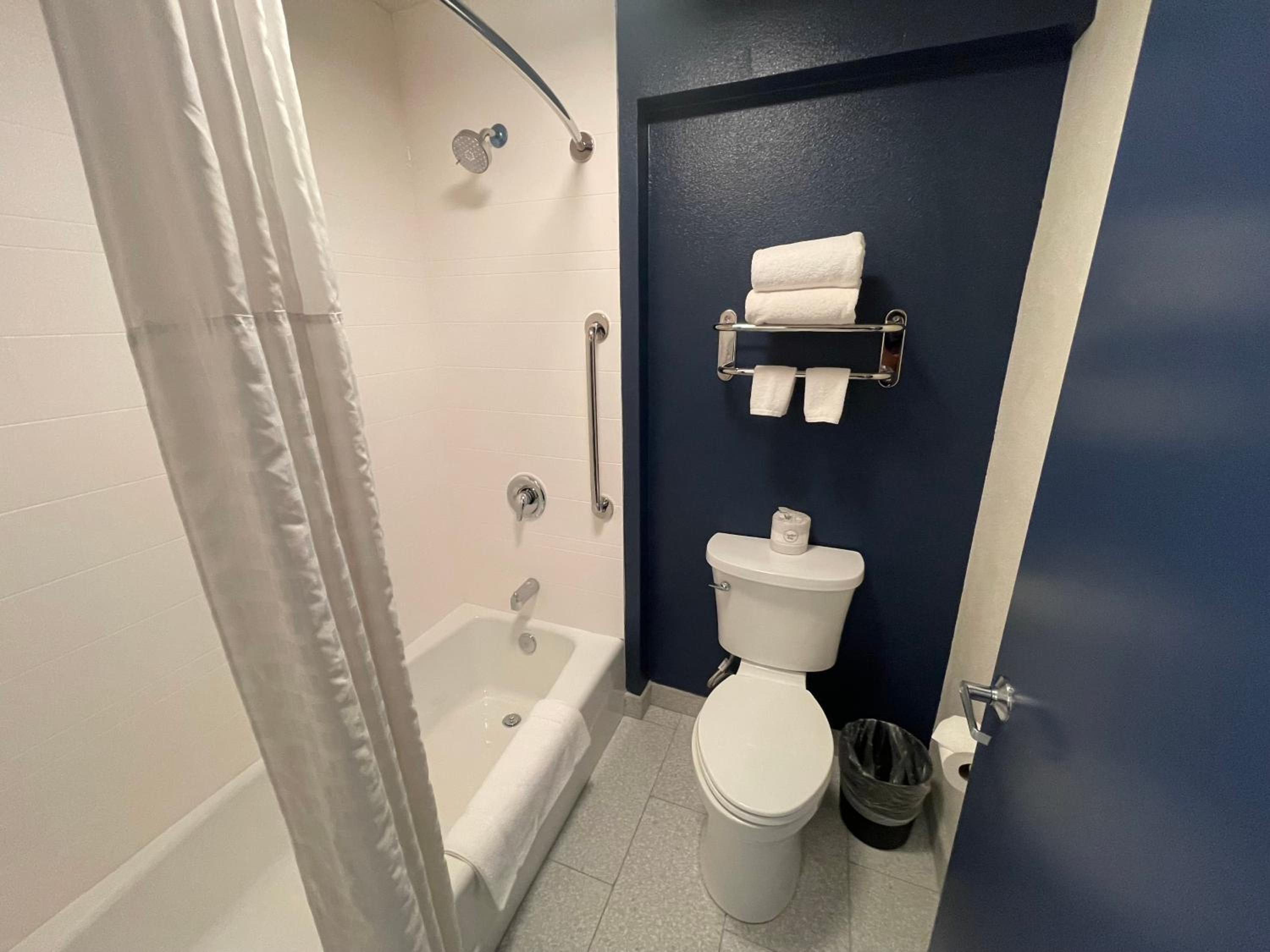 Quality Inn Santa Nella on I 5 - photo 3