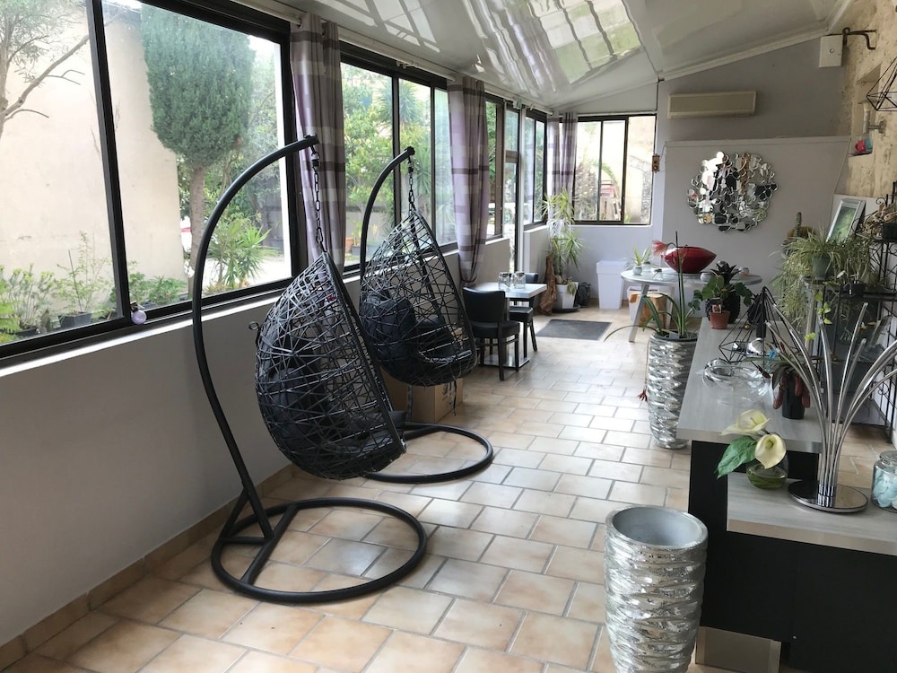 Hotel Le Lys d’Or in Vauvert, France