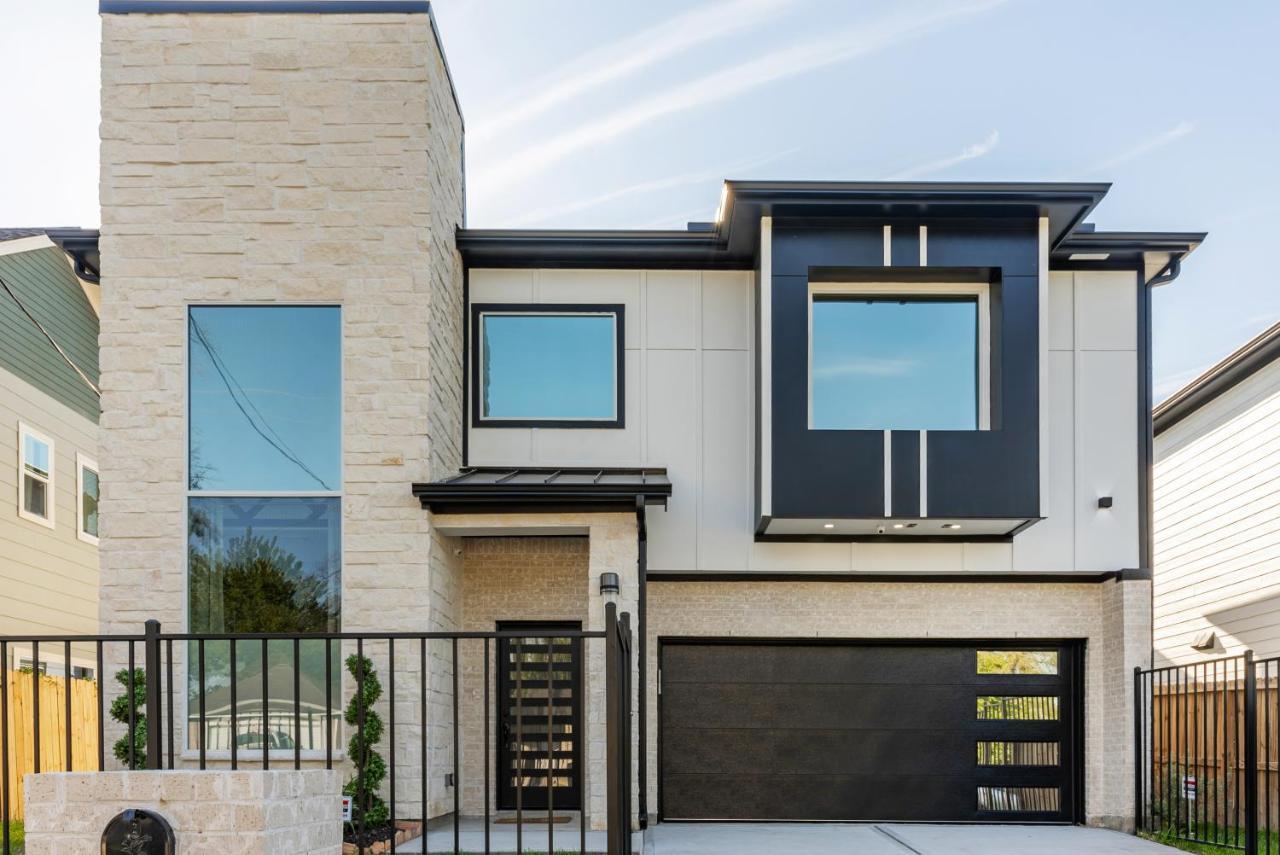 Houston 3 bedroom house with garage parking — 4-Star Luxury Hotel in Houston, United States