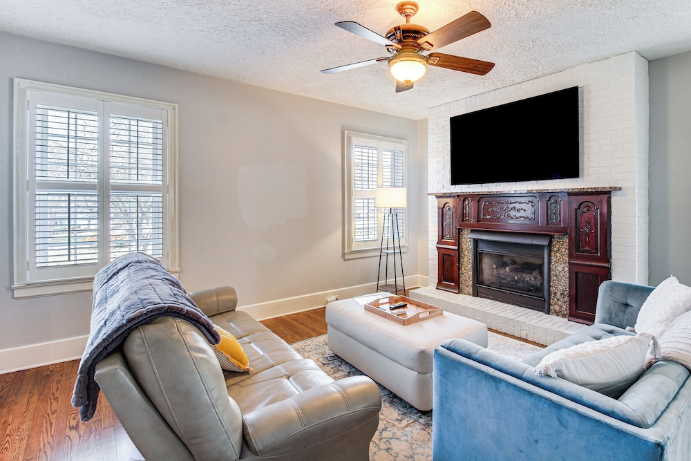 Pool Patio & Putting Green: Manchester Getaway in Manchester, United States