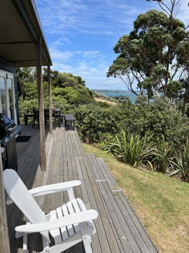 125 Church Bay Cabins Waiheke Island — 4-Star Luxury Hotel in Auckland, New Zealand