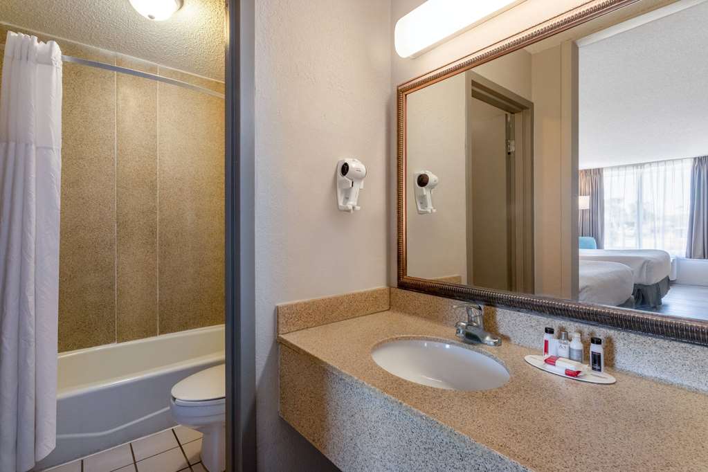 Days Inn by Wyndham Titusville Kennedy Space Center - photo 13