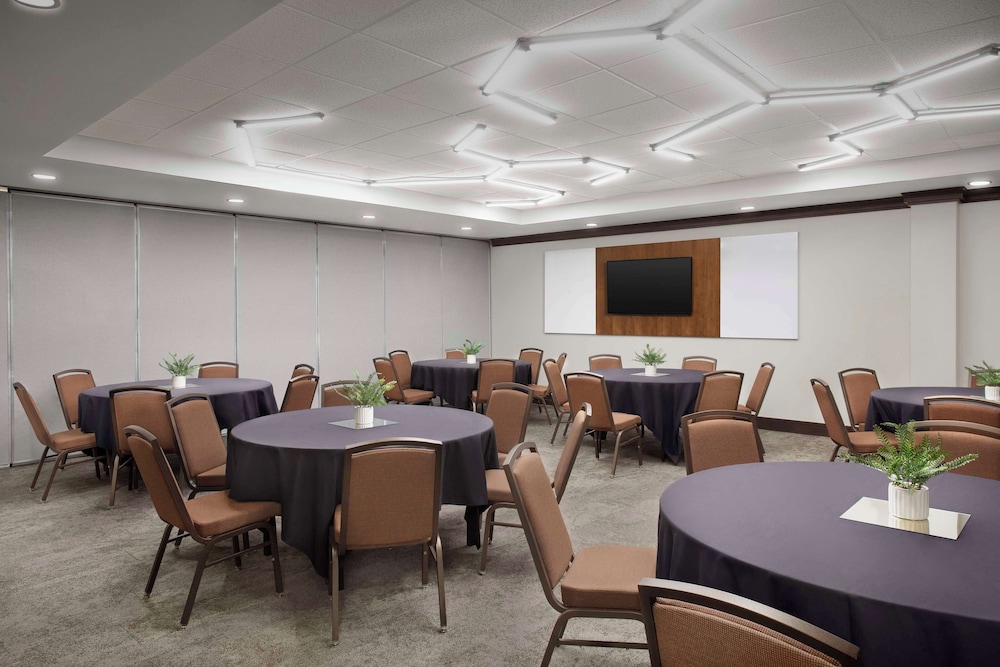 Hilton Garden Inn Granbury - photo 43
